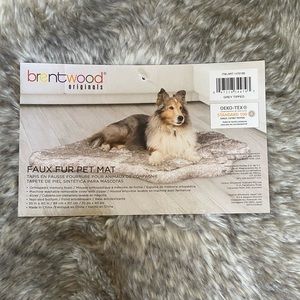 Brentwood Orginals Faux Fur Pet Mat